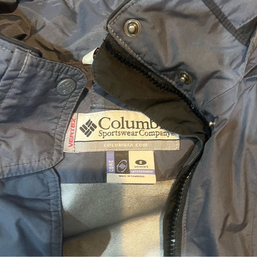 Columbia Women’s Small Rain Jacket